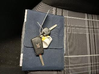 Peugeot 108 108 Hatchback 1.0 12V (1KRFE(CFB)) [51kW]  (05-2014/...) picture 22