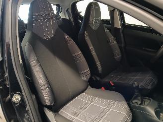 Peugeot 108 108 Hatchback 1.0 12V (1KRFE(CFB)) [51kW]  (05-2014/...) picture 9