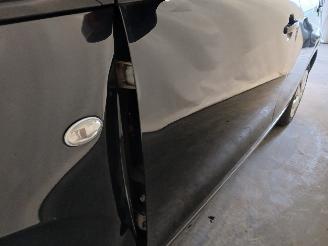 Peugeot 108 108 Hatchback 1.0 12V (1KRFE(CFB)) [51kW]  (05-2014/...) picture 26