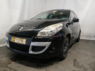Damaged car Renault Scenic Scénic III (JZ) MPV 1.5 dCi 110 (K9K-837(K9K-N8)) [81kW]  (04-2009/0=
9-2016) 2011/11