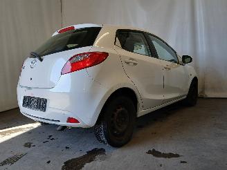 Mazda 2 2 (DE) Hatchback 1.4 CDVi 16V (Y4) [50kW]  (01-2008/11-2010) picture 5