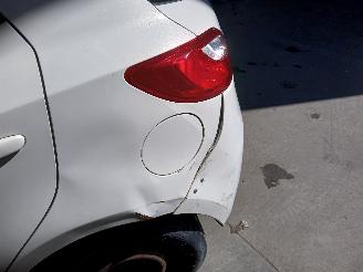 Mazda 2 2 (DE) Hatchback 1.4 CDVi 16V (Y4) [50kW]  (01-2008/11-2010) picture 17