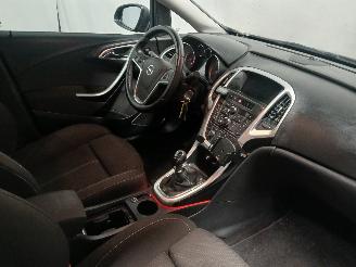 Opel Astra Astra J Sports Tourer (PD8/PE8/PF8) Combi 1.4 Turbo 16V (A14NET(Euro 5=
)) [103kW]  (10-2010/10-2015) picture 9