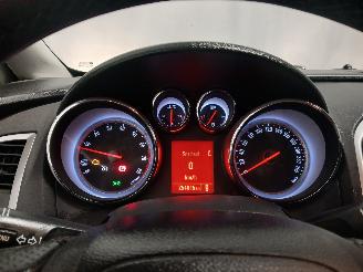 Opel Astra Astra J Sports Tourer (PD8/PE8/PF8) Combi 1.4 Turbo 16V (A14NET(Euro 5=
)) [103kW]  (10-2010/10-2015) picture 20