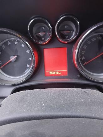 Opel Astra Astra J Sports Tourer (PD8/PE8/PF8) Combi 1.4 Turbo 16V (A14NET(Euro 5=
)) [103kW]  (10-2010/10-2015) picture 2