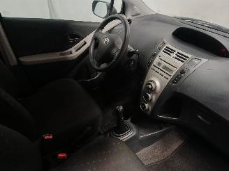 Toyota Yaris Yaris II (P9) Hatchback 1.3 16V VVT-i (2SZFE) [64kW]  (08-2005/11-2010=
) picture 9