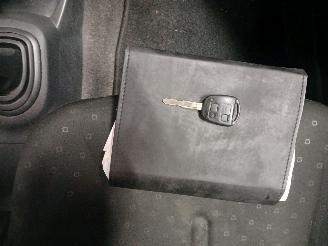 Toyota Yaris Yaris II (P9) Hatchback 1.3 16V VVT-i (2SZFE) [64kW]  (08-2005/11-2010=
) picture 19