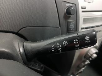 Toyota Yaris Yaris II (P9) Hatchback 1.3 16V VVT-i (2SZFE) [64kW]  (08-2005/11-2010=
) picture 15