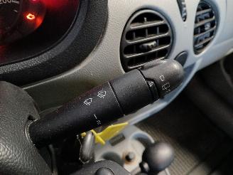 Renault Kangoo Kangoo (KC) MPV 1.6 16V (K4M-732) [70kW]  (06-2001/01-2008) picture 16