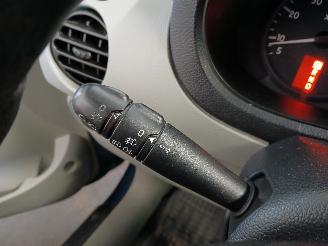 Renault Kangoo Kangoo (KC) MPV 1.6 16V (K4M-732) [70kW]  (06-2001/01-2008) picture 15