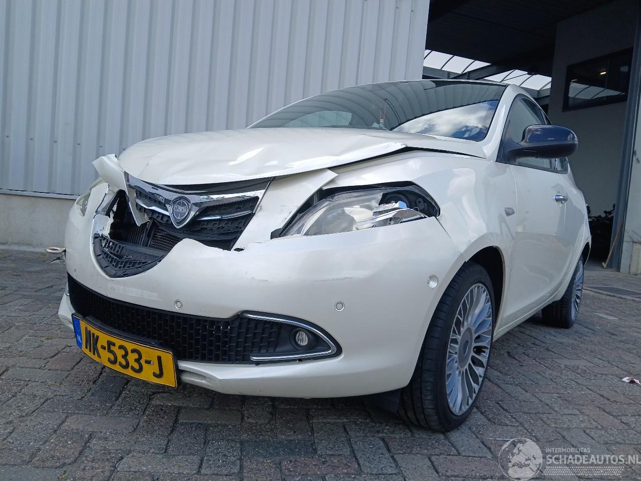 Lancia Ypsilon Ypsilon (312) Hatchback 0.9 TwinAir 85 (312.A.2000(Euro 5)) [63kW]  (0=
5-2011/...)