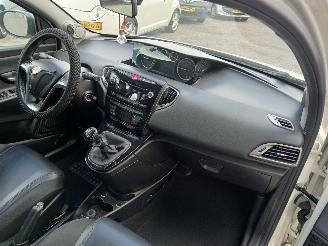 Lancia Ypsilon Ypsilon (312) Hatchback 0.9 TwinAir 85 (312.A.2000(Euro 5)) [63kW]  (0=
5-2011/...) picture 8