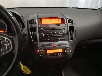 Kia Cee d Cee'd Sporty Wagon (EDF) Combi 1.4 16V (G4FA) [80kW]  (09-2007/12-2012=
) picture 17