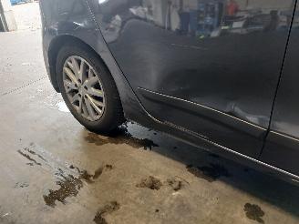 Honda Fr-v FR-V (BE) MPV 1.7 16V (D17A2) [92kW]  (02-2005/12-2006) picture 24