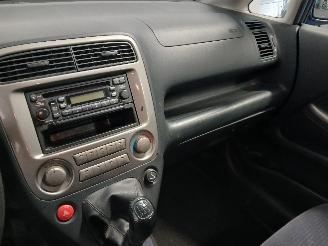 Honda Stream Stream I (RN) MPV 2.0 16V VTEC (K20A5) [115kW]  (05-2001/09-2006) picture 17