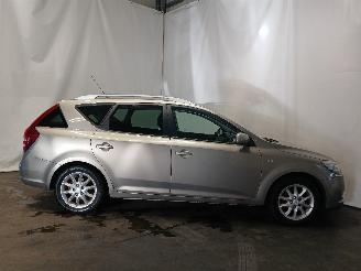 Kia Cee d Cee'd Sporty Wagon (EDF) Combi 1.4 16V (G4FA) [66kW]  (07-2009/12-2012=
) picture 7