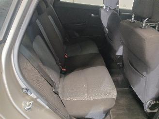 Kia Cee d Cee'd Sporty Wagon (EDF) Combi 1.4 16V (G4FA) [66kW]  (07-2009/12-2012=
) picture 10