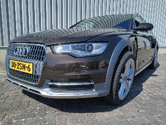 uszkodzony samochody osobowe Audi A6 A6 Allroad Quattro (C7) Combi 3.0 TDI V6 24V (CDUD) [180kW]  (01-2012/=
06-2016) 2013/1