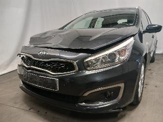 krockskadad bil auto Kia Cee d Cee'd Sportswagon (JDC5) Combi 1.6 GDI 16V (G4FD) [99kW]  (09-2012/12-=
2018) 2016/11
