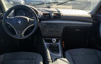 BMW 1-serie 1 serie (E87/87N) Hatchback 5-drs 116i 1.6 16V (N45-B16A) [85kW]  (06-=
2004/06-2011) picture 19