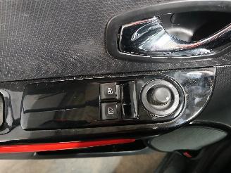 Renault Clio Clio IV (5R) Hatchback 5-drs 0.9 Energy TCE 90 12V (H4B-400(H4B-A4)) [=
66kW]  (11-2012/08-2021) picture 13