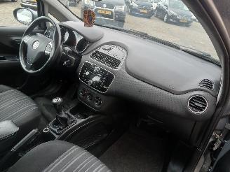 Fiat Punto Grande Punto (199) Hatchback 1.3 JTD Multijet 16V VGT (199.B.4000(Euro=
 5)) [62kW]  (04-2010/...) picture 6