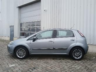 Fiat Punto Grande Punto (199) Hatchback 1.3 JTD Multijet 16V VGT (199.B.4000(Euro=
 5)) [62kW]  (04-2010/...) picture 3