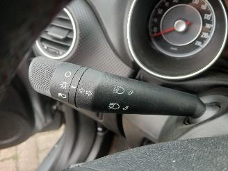 Fiat Punto Grande Punto (199) Hatchback 1.3 JTD Multijet 16V VGT (199.B.4000(Euro=
 5)) [62kW]  (04-2010/...) picture 12