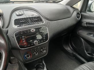 Fiat Punto Grande Punto (199) Hatchback 1.3 JTD Multijet 16V VGT (199.B.4000(Euro=
 5)) [62kW]  (04-2010/...) picture 14