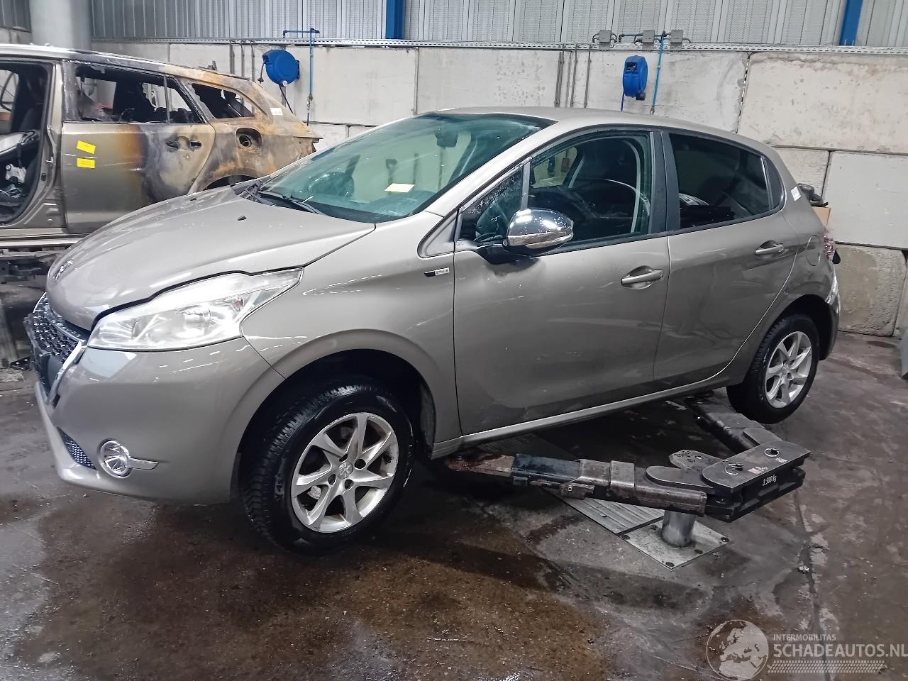Peugeot 208 208 I (CA/CC/CK/CL) Hatchback 1.2 Vti 12V PureTech 82 (EB2F(HMZ)) [60k=
W]  (03-2012/12-2019)