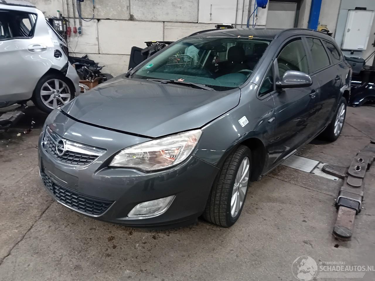 Opel Astra Astra J Sports Tourer (PD8/PE8/PF8) Combi 1.4 Turbo 16V (A14NEL/B14NEL=
) [88kW]  (10-2010/04-2016)