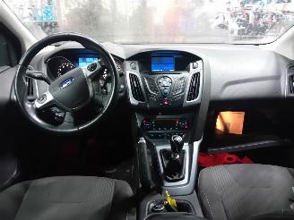 Ford Focus Focus 3 Wagon Combi 1.0 Ti-VCT EcoBoost 12V 125 (M1DA(Euro 5)) [92kW] =
 (02-2012/05-2018) picture 5