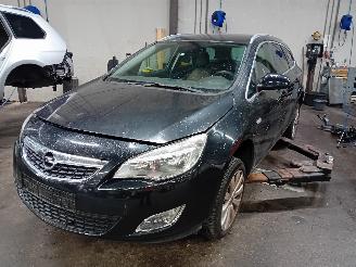 Uttjänta bilar auto Opel Astra Astra J Sports Tourer (PD8/PE8/PF8) Combi 1.4 Turbo 16V (A14NET(Euro 5=
)) [88kW]  (10-2010/04-2016) 2012/5