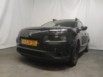 krockskadad bil auto Citroën C4 C4 Cactus (0B/0P) Hatchback 5-drs 1.2 PureTech 82 12V (EB2F(HMZ)) [60k=
W]  (09-2014/...) 2015/2