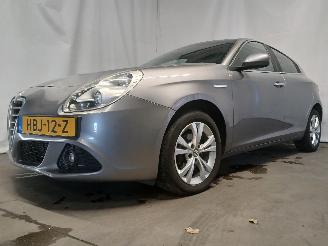 Alfa Romeo Giulietta Giulietta (940) Hatchback 1.6 JTDm 16V (940.A.3000) [77kW]  (04-2010/0=
2-2016) picture 3