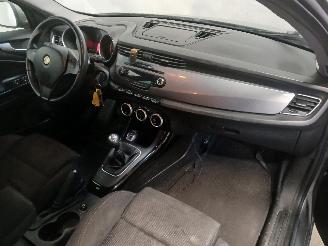 Alfa Romeo Giulietta Giulietta (940) Hatchback 1.6 JTDm 16V (940.A.3000) [77kW]  (04-2010/0=
2-2016) picture 8