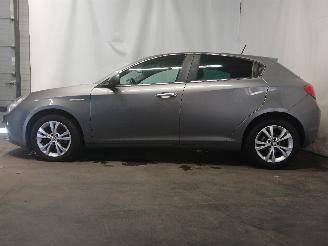 Alfa Romeo Giulietta Giulietta (940) Hatchback 1.6 JTDm 16V (940.A.3000) [77kW]  (04-2010/0=
2-2016) picture 4