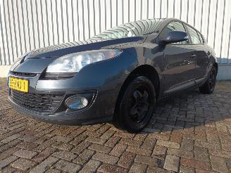 Vaurioauto  passenger cars Renault Mégane Megane III Berline (BZ) Hatchback 5-drs 1.2 16V TCE 115 (H5F-400(H5F-A=
4)) [85kW]  (03-2012/02-2016) 2012/7