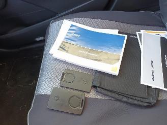 Renault Mégane Megane III Berline (BZ) Hatchback 5-drs 1.2 16V TCE 115 (H5F-400(H5F-A=
4)) [85kW]  (03-2012/02-2016) picture 14