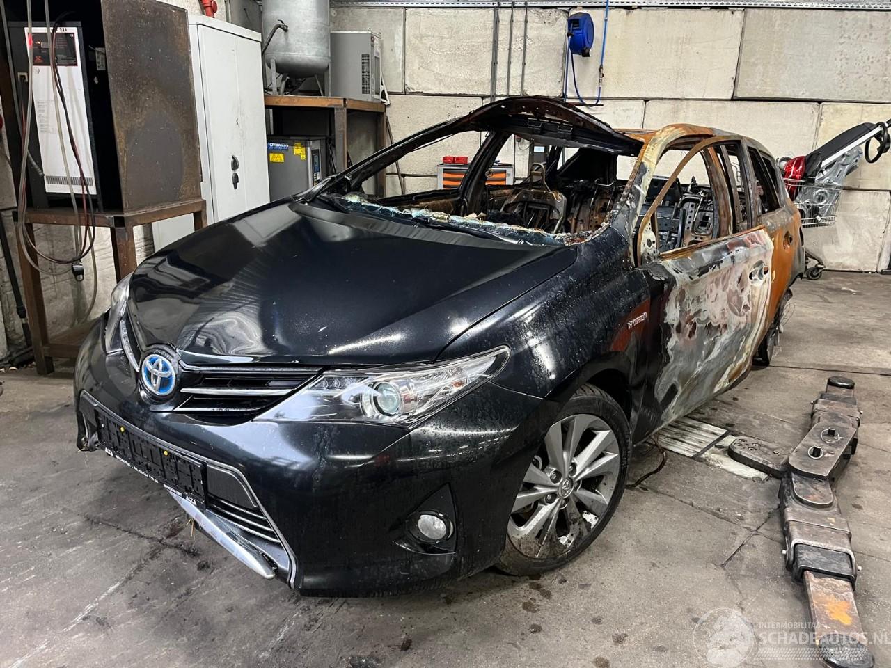 Toyota Auris Auris (E18) Hatchback 5-drs 1.8 16V Hybrid (2ZRFXE) [100kW]  (10-2012/=
03-2019)
