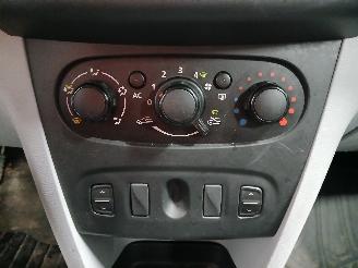 Dacia Logan Logan MCV II/Sandero Wagon (7S) Combi 0.9 TCE 12V (H4B-400(H4B-A4)) [6=
6kW]  (02-2013/...) picture 19