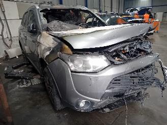Mitsubishi Outlander Outlander (GF/GG) SUV 2.0 16V PHEV 4x4 (S61) [147kW]  (09-2017/12-2021=
) picture 2