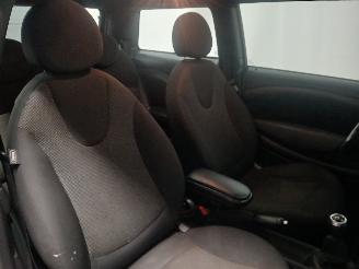 Mini Mini Mini (R56) Hatchback 1.6 16V Cooper (N16-B16A) [90kW]  (09-2009/11-201=
3) picture 8