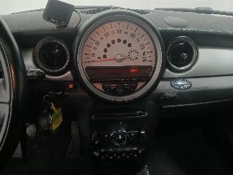 Mini Mini Mini (R56) Hatchback 1.6 16V Cooper (N16-B16A) [90kW]  (09-2009/11-201=
3) picture 13