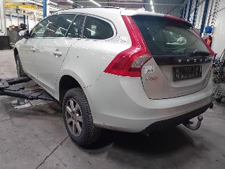Volvo V-60 V60 I (FW/GW) Combi 1.6 DRIVe (D4162T) [84kW]  (02-2011/12-2015) picture 4