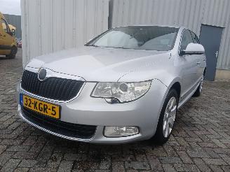 krockskadad bil auto Skoda Superb Superb (3TAA) Hatchback 1.8 TSI 16V (BZB) [118kW]  (03-2008/05-2015) 2009/11