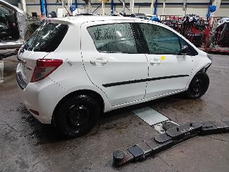 Toyota Yaris Yaris III (P13) Hatchback 1.0 12V VVT-i (1KR-FE) [51kW]  (12-2010/09-2=
020) picture 3