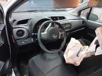 Toyota Yaris Yaris III (P13) Hatchback 1.0 12V VVT-i (1KR-FE) [51kW]  (12-2010/09-2=
020) picture 5