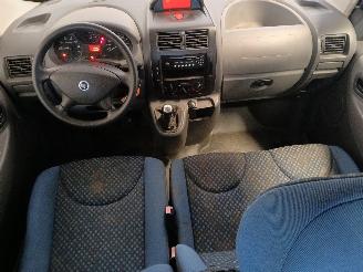 Fiat Scudo Scudo (270) Bus 1.6 D Multijet (DV6UTED4(9HU)) [66kW]  (01-2007/07-201=
6) picture 12