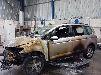 Vrakbiler auto Volkswagen Touran Touran (5T1) MPV 1.6 TDI SCR BlueMotion Technology (DGDA) [85kW]  (05-=
2016/12-2021) 2016/9